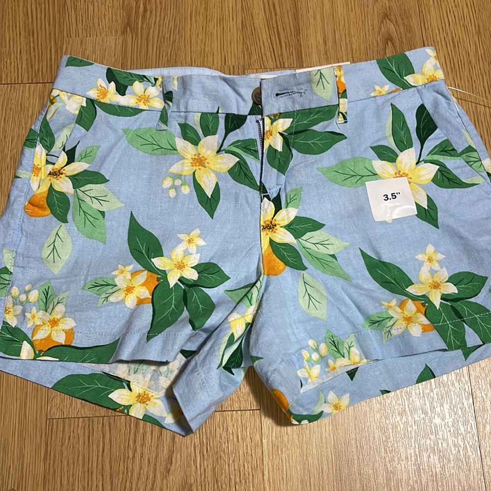 BRAND NEW WITH TAGS OLD NAVY LIGHT BLUE WITH DIFFERENT COLOR FLOWERS SHORTS! - Picture 4 of 4